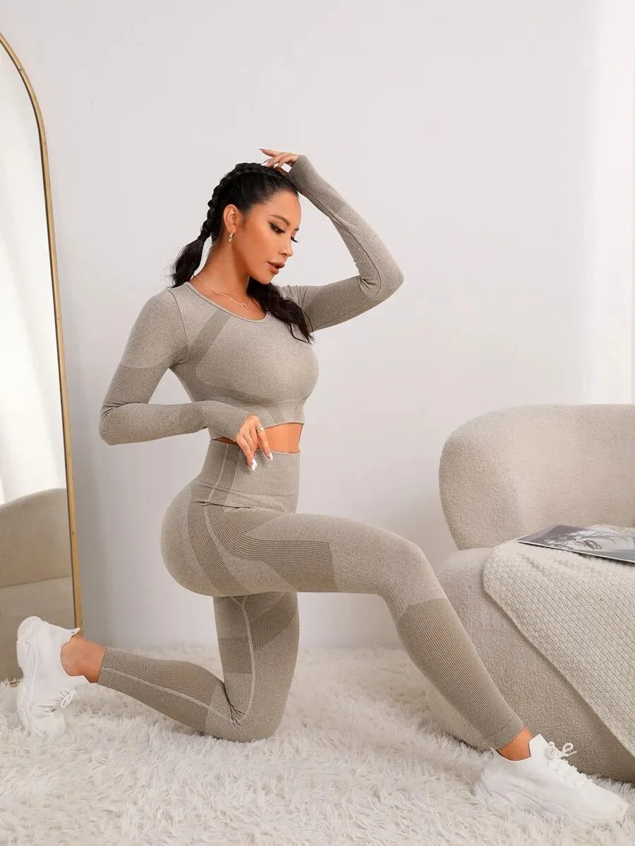 Seamless High Elasticity Thumb Holes Sports T-Shirt & Leggings