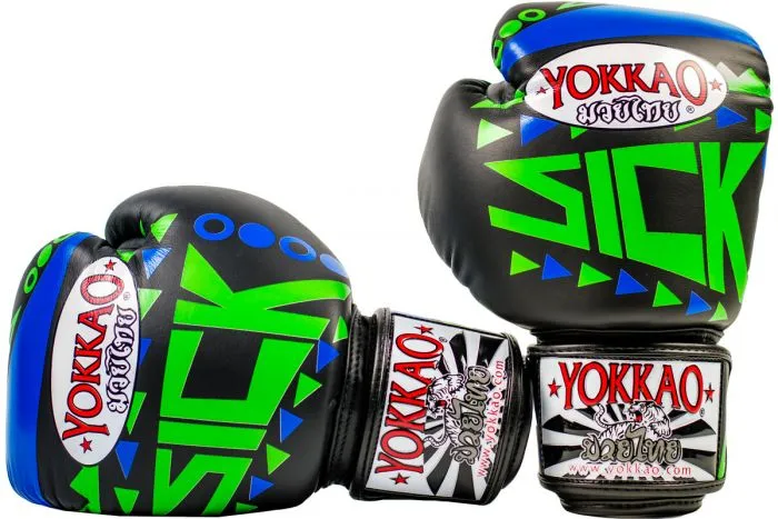 High-Quality Blue/Green Muay Thai Boxing Gloves for Optimal Performance