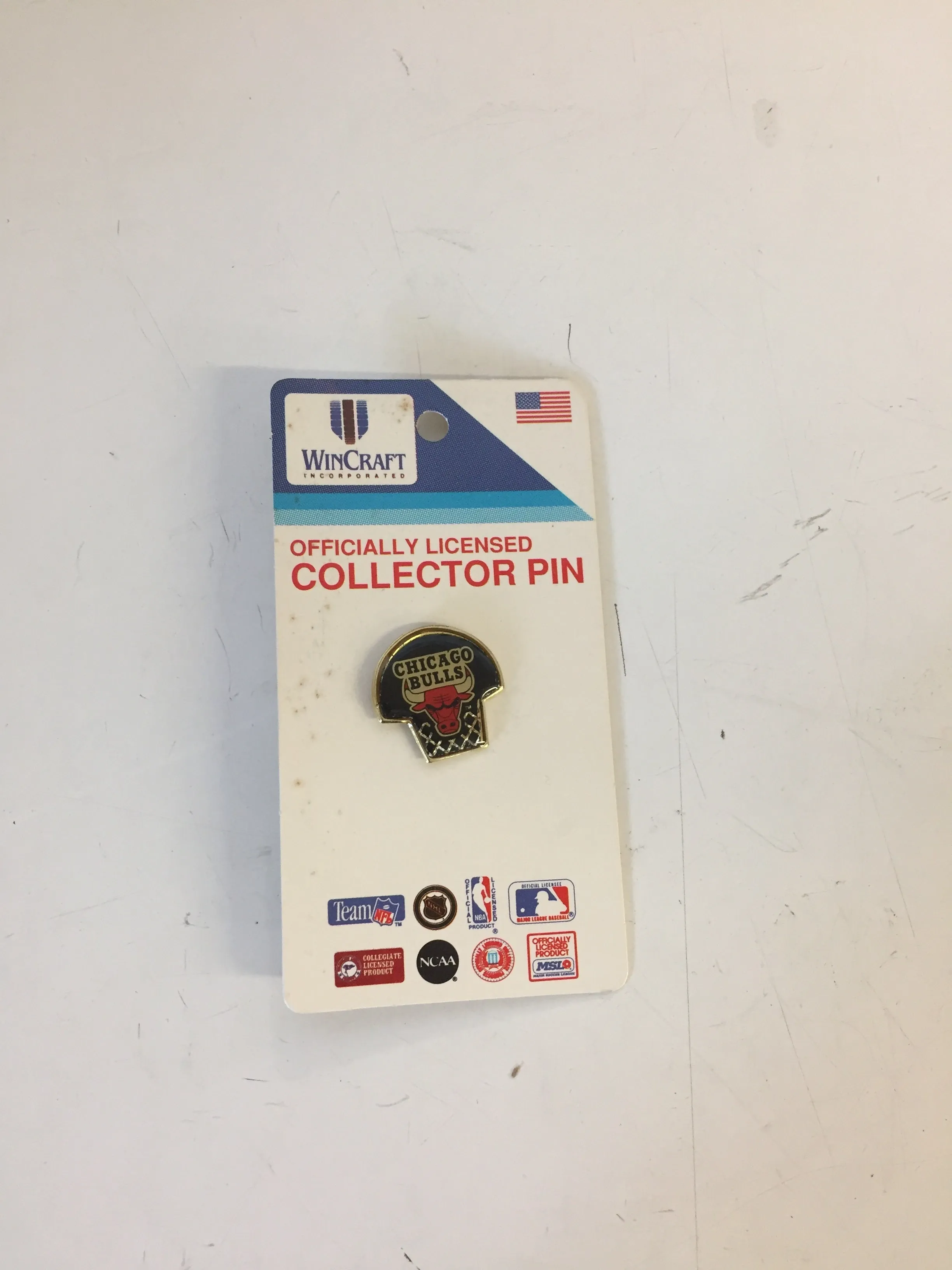 Vintage 1990's Chicago Bulls NBA Basketball Lapel Pin Sports